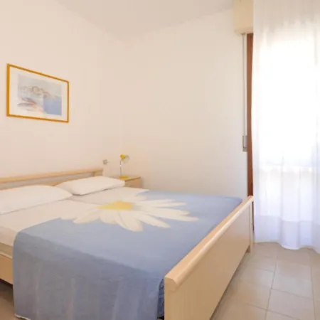 Amazing In With Balcony Apartment *