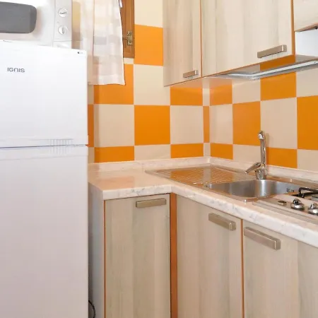Amazing In With Balcony Apartment *
